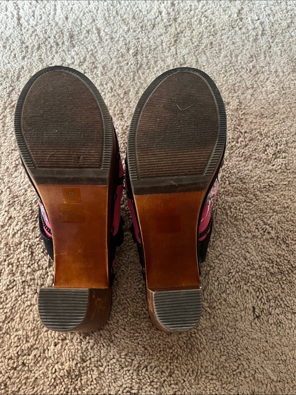 Ed Hardy Hot Pink Skull Slip-On Mules with Black Trim - Picture 4 of 4